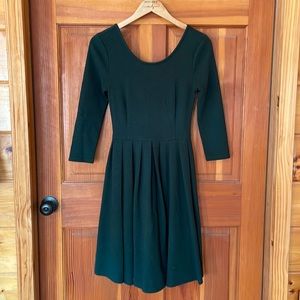 Forrest green 3/4 sleeve textured dress